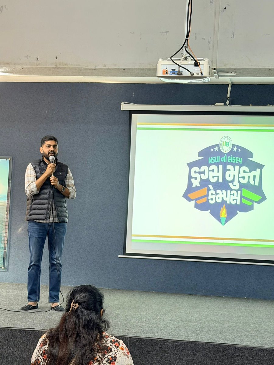 NSUIGujarat's tweet image. "नशे की बेड़ियों को तोड़ना है,
शिक्षा के साथ उज्ज्वल भविष्य जोड़ना है!" 🚫🚩
​ए.आर. भट्ट कॉलेज, ऊना में NSUI का विजय शंखनाद। नशा मुक्त कैंपस का हमारा संकल्प अब एक जन-आंदोलन बन चुका है। 🦁👊
​#NSUIDrugsFreeCampus #Una #GujaratNSUI #NSUI #KutchToGir #DrugsFreeCampus