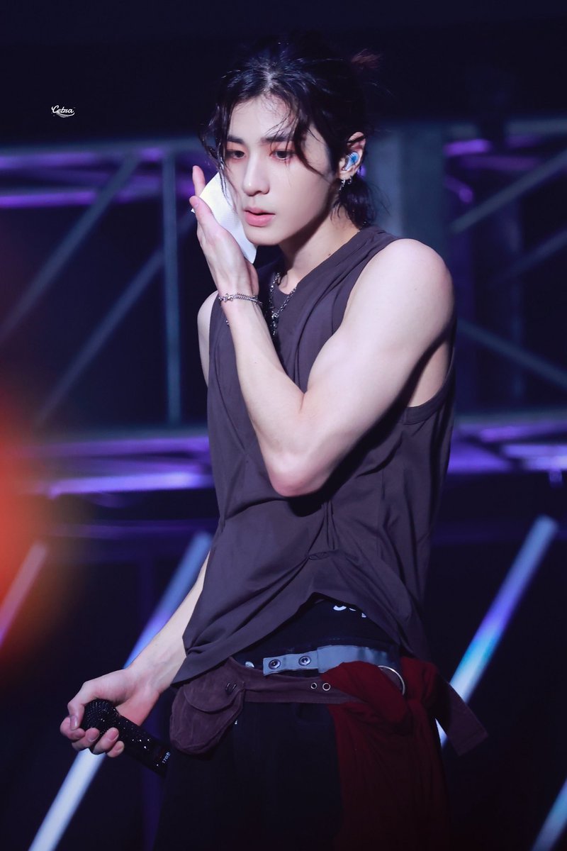 Cetra_Leehan tweet media