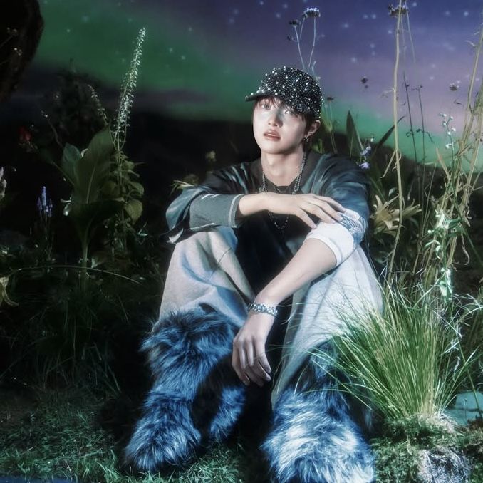 snoopymakii's tweet image. EJ - new moon