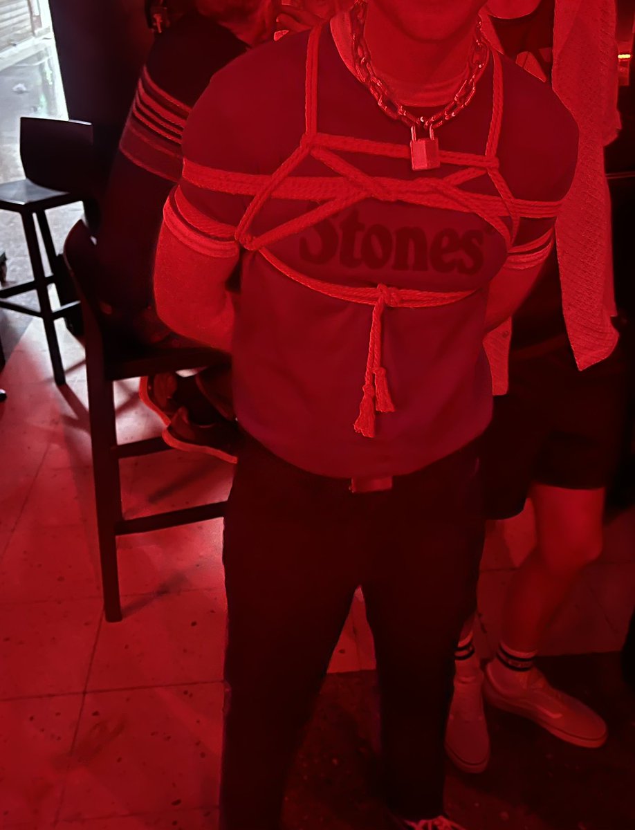 leo_twunk's tweet photo. Some fun last night at Tom’s Cruising Bar in Gran Canaria 🪢

#shibari #rope #bondage #kink #twunk #GranCanaria https://t.co/b91QhDdU6J