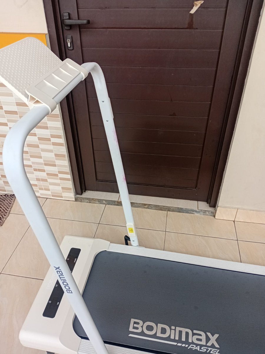 jatibandoro's tweet photo. @nndrachsa treadmill bodymaxx pastel baru seminggu dipakai harga 2,3 bisa nego lokasi Ciputat tangsel https://t.co/s0WdAIUDmZ