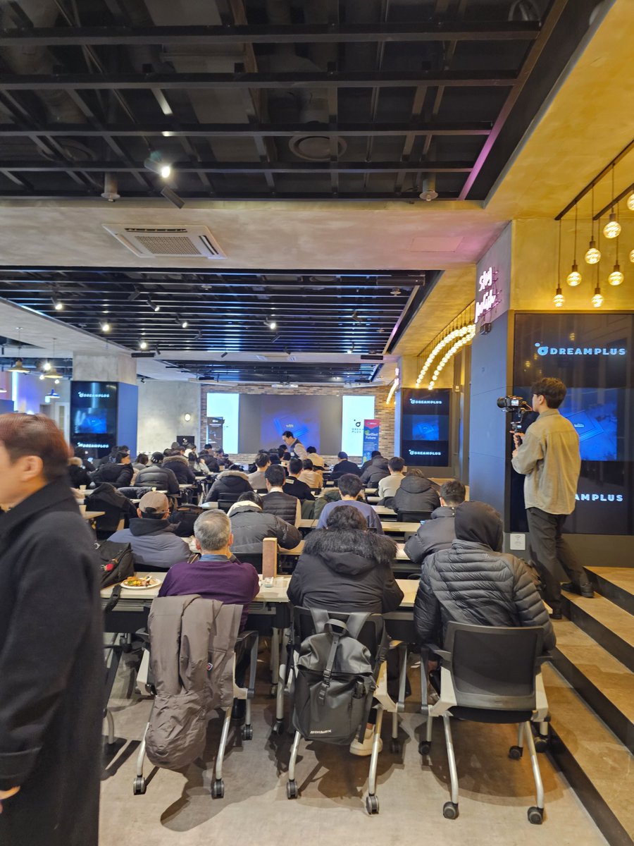 zzang099's tweet photo. #Billions #Tria #VerifiedFuture https://t.co/WzOJtZ01PP