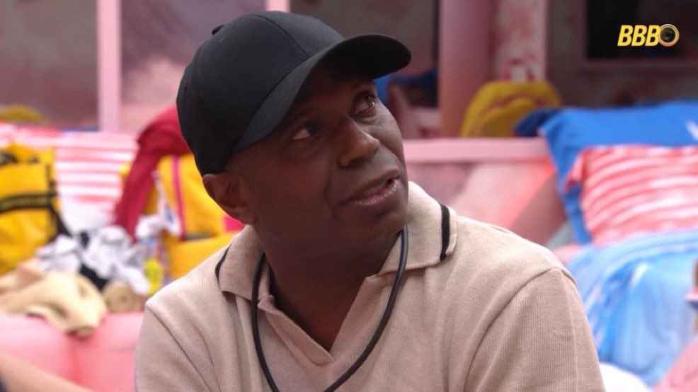 tracklist's tweet image. 11) Edilson Capetinha comenta que nunca provou bebida alcoólica