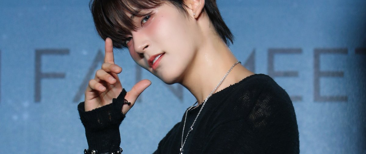 ᴇᴄʟᴀɪʀ tweet media