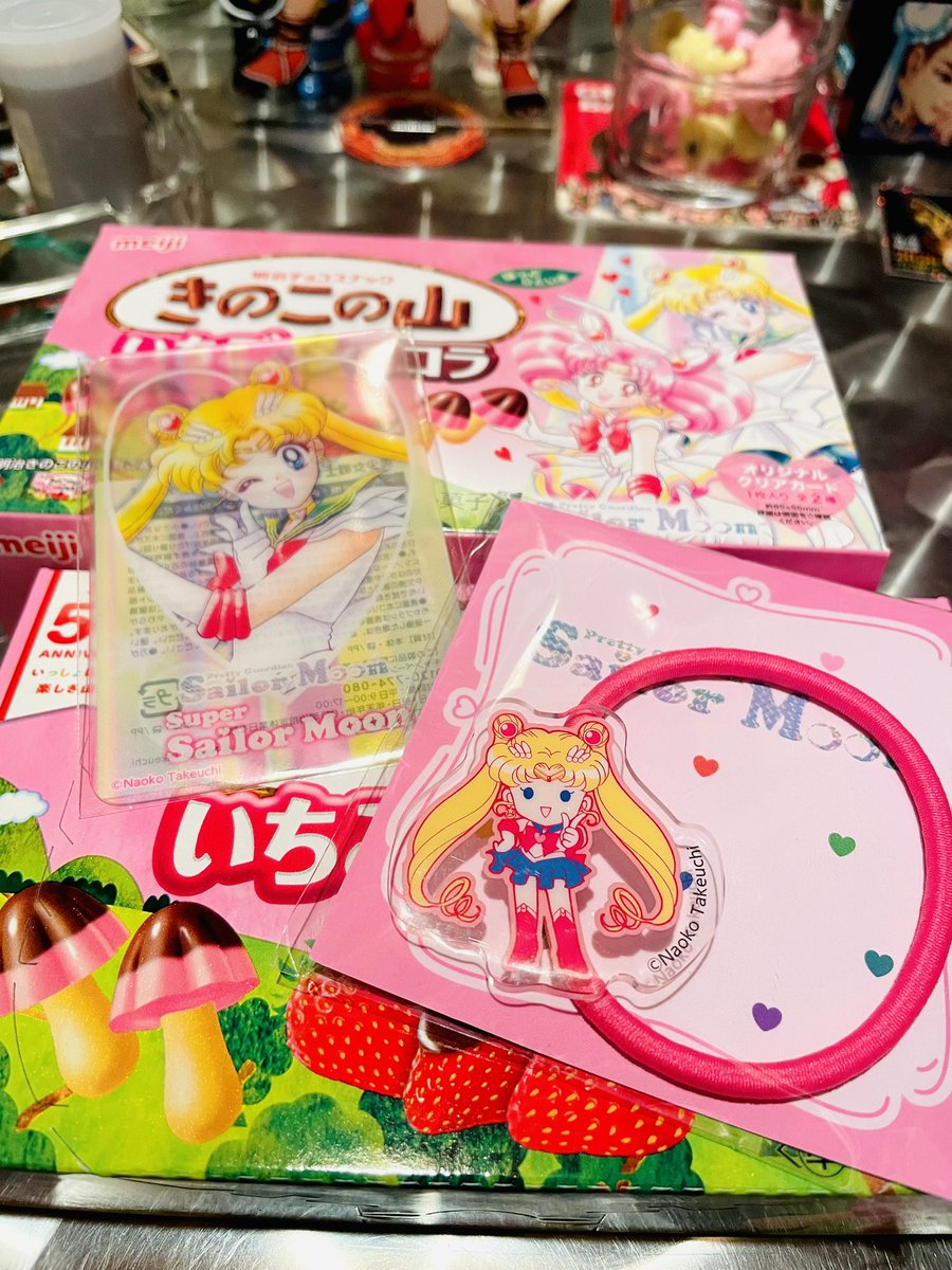 明治×セーラームーン なんとかコラボ箱もローソンノベルティのヘアゴム