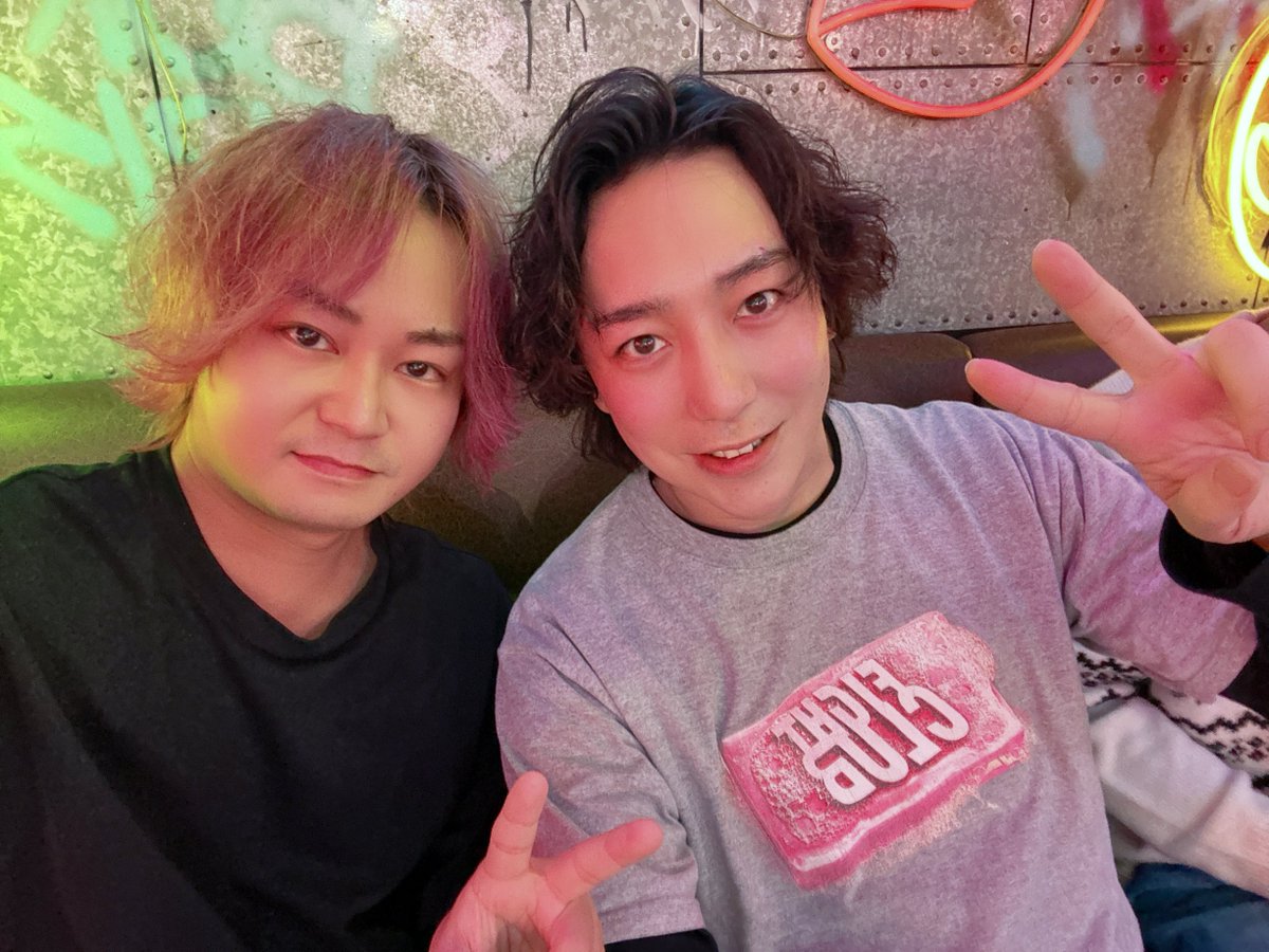rumba_3333's tweet photo. 昨日は河原さんの、
お誕生日会に参加してきました😆

すごい経営者の方や、
有名な方がたくさんいてビックリした🙂‍↕️

なによりも、

たくさんの方から
こんなに愛されてる、
河原さんが凄すぎる🔥🔥

主催の開さんや、
運営陣もお疲れさまでした😊

あと、✳️の伊藤さんは様子が終始おかしかったw https://t.co/U4y1mhjsJA
