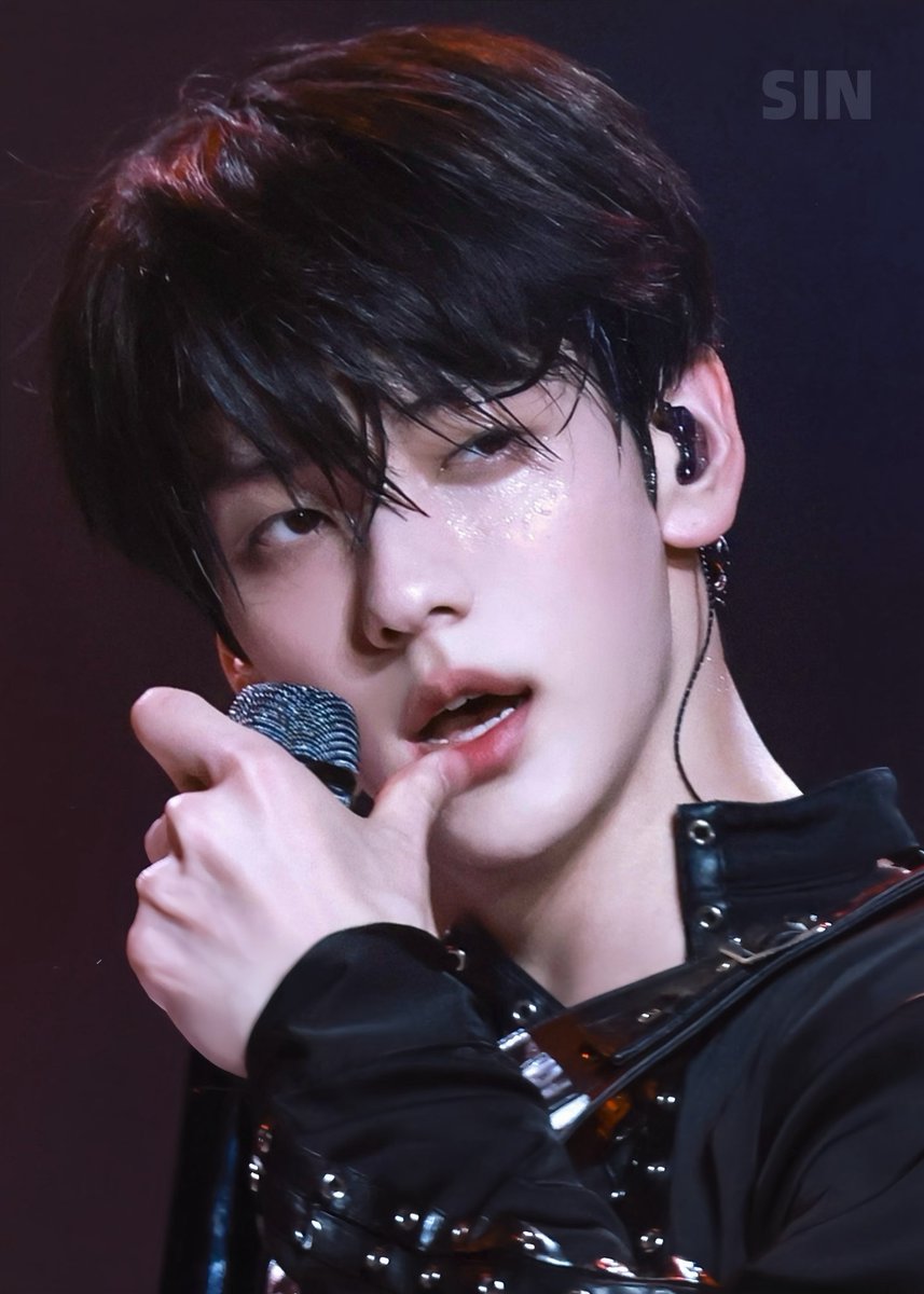 ra1sin81's tweet image. 260110 미쳤다 진짜 예뻐ㅜㅜ 아이돌로 있어줘서 고마워 💙

#SOOBIN #수빈 #スビン
#txt  #TOMORROW_X_TOGETHER 
#투모로우바이투게더