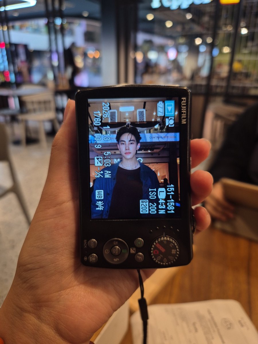 พี่ดาราใจเยนนน(ไม่ไหวแล้ว)