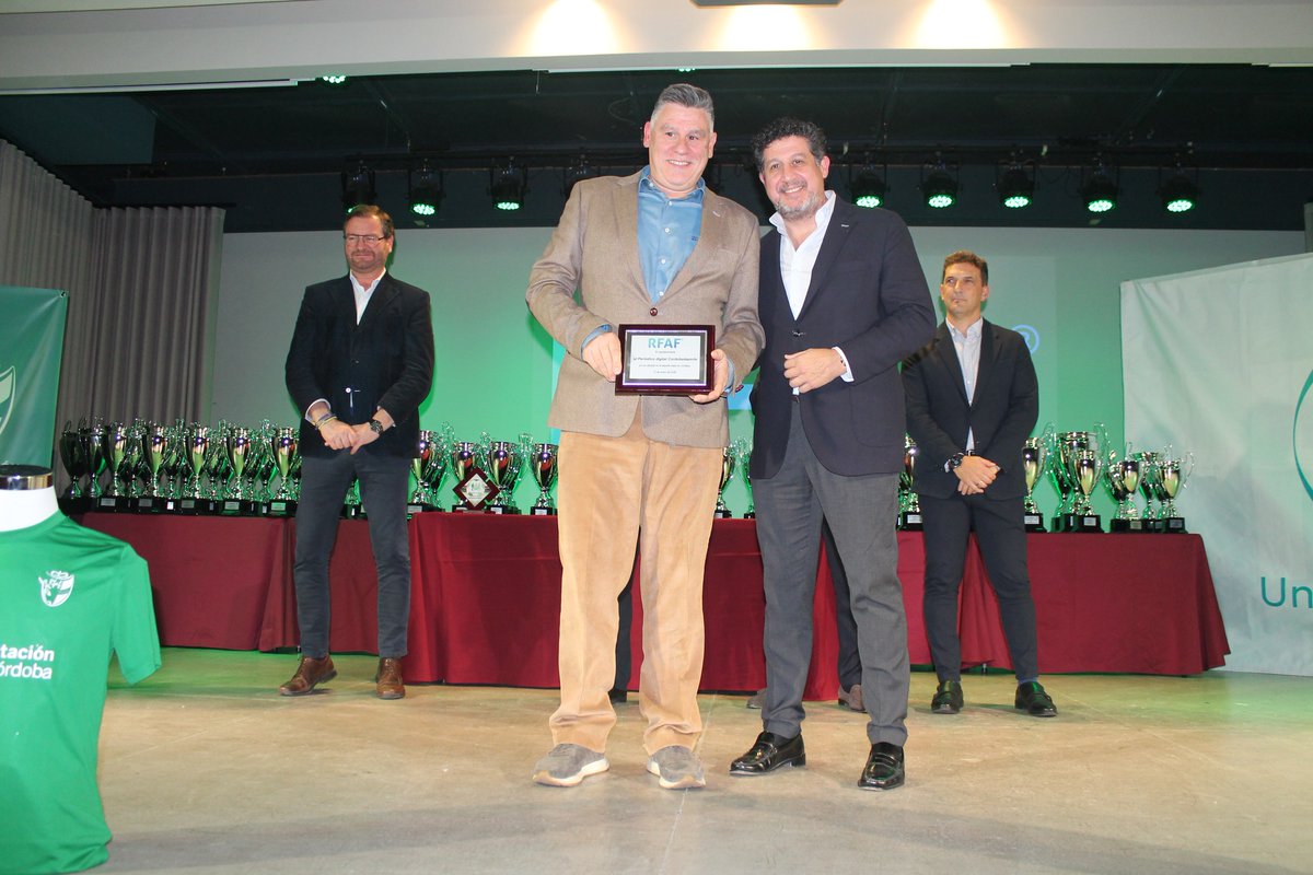 Enhorabuena al diario digital deportivo Cordobadeporte.com por el premio que le ha concedido la Delegación Cordobesa de la Federación Cordobesa de Fútbol por cumplir 25 años de existencia. <a href="/cordobadeporte/">Cordobadeporte</a>, <a href="/RFAFCordoba/">RFAF - Delegación de Córdoba</a>