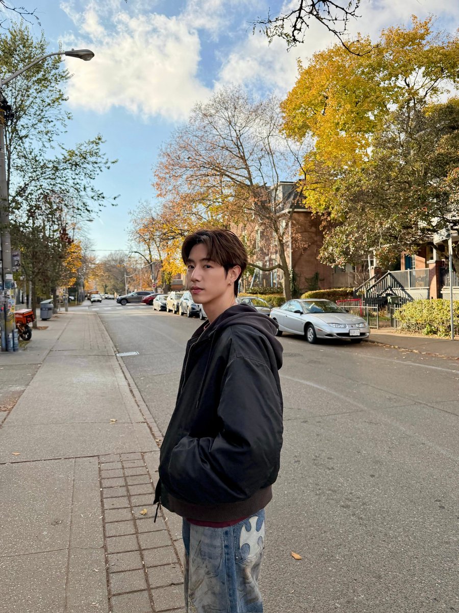 miloxmark1's tweet image. Mark Tuan b.stage updated 
  
"Found some pics that I didn't get to post. Guess what city this was in!"

remark.marktuan.com/story/feed/696…

#MarkTuan
@marktuan