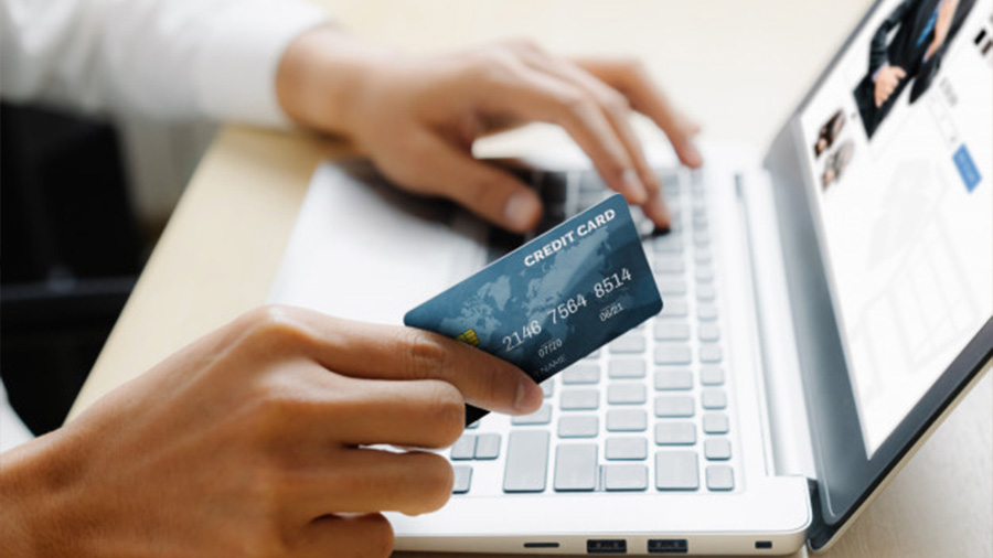 VietnamBriefing's tweet image. #VietnamEcommerce growth remains uneven. In 2025, the average EBI score was just 9.3, with Hanoi, HCMC, and Da Nang far ahead, while most provinces lag sharply—highlighting a persistent #DigitalDivide challenging inclusive growth.

Stay compliant ⤵️
ow.ly/taCr50XVfHW