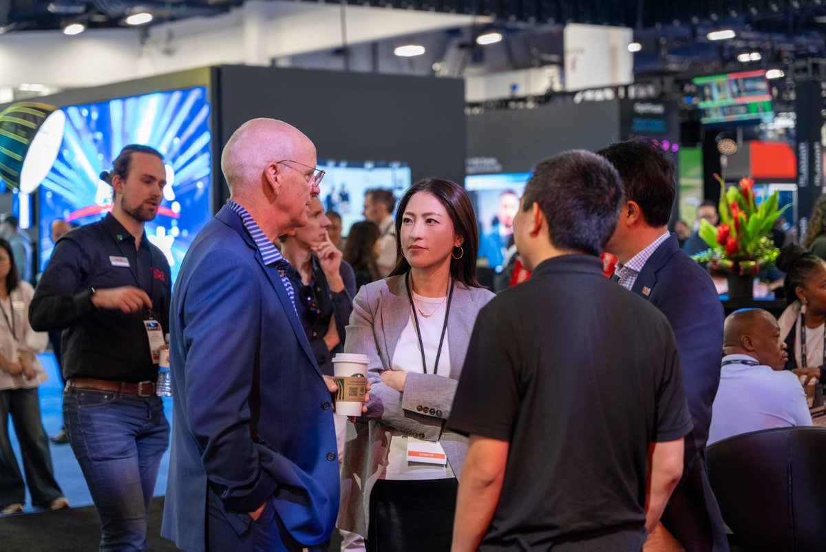 ROE Visual tweet media