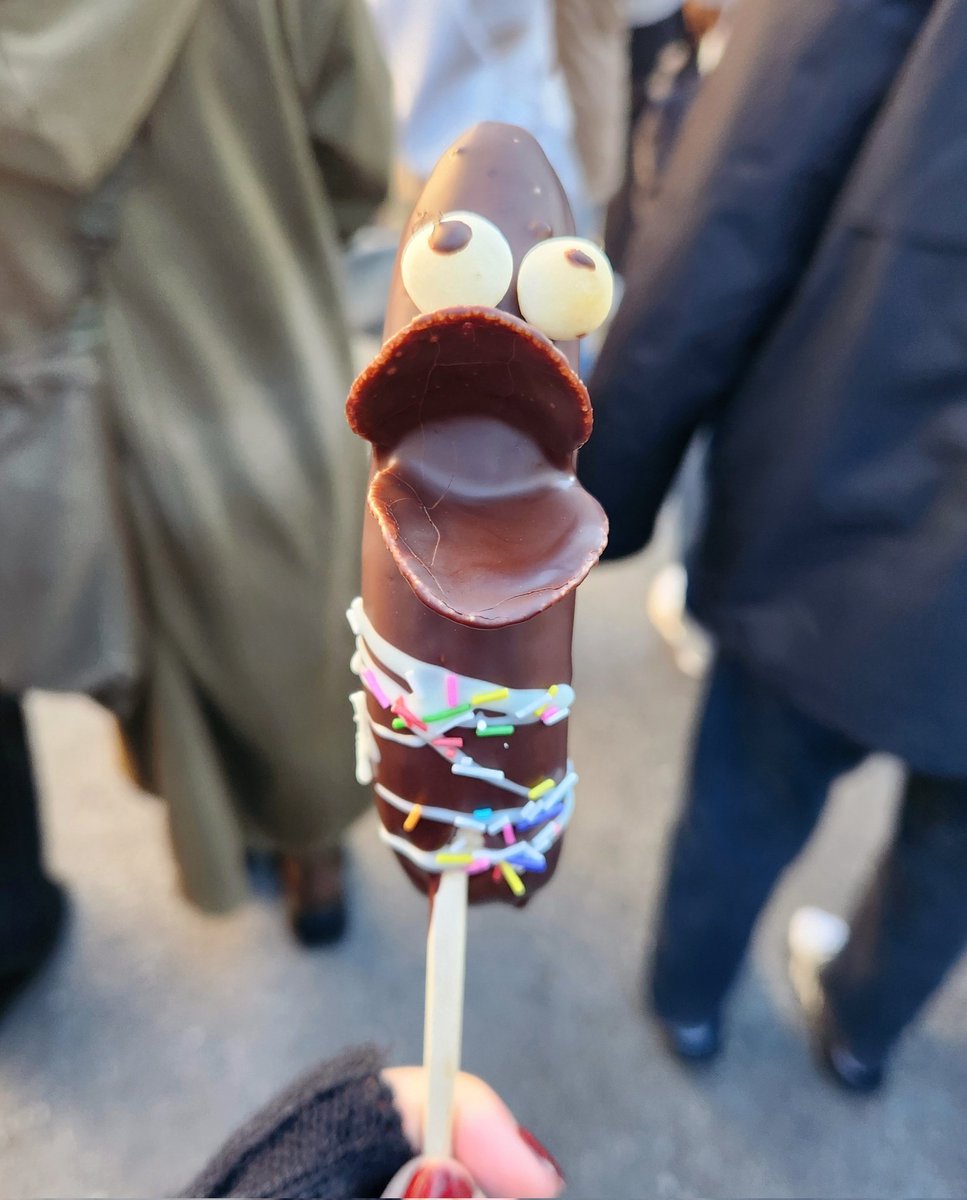 今更過ぎるけど年末年始の写真載せてもいいですか！
味占めてまた友達にコスプレしてもらったり初詣先でマヌケ面チョコバナナ食べたりした