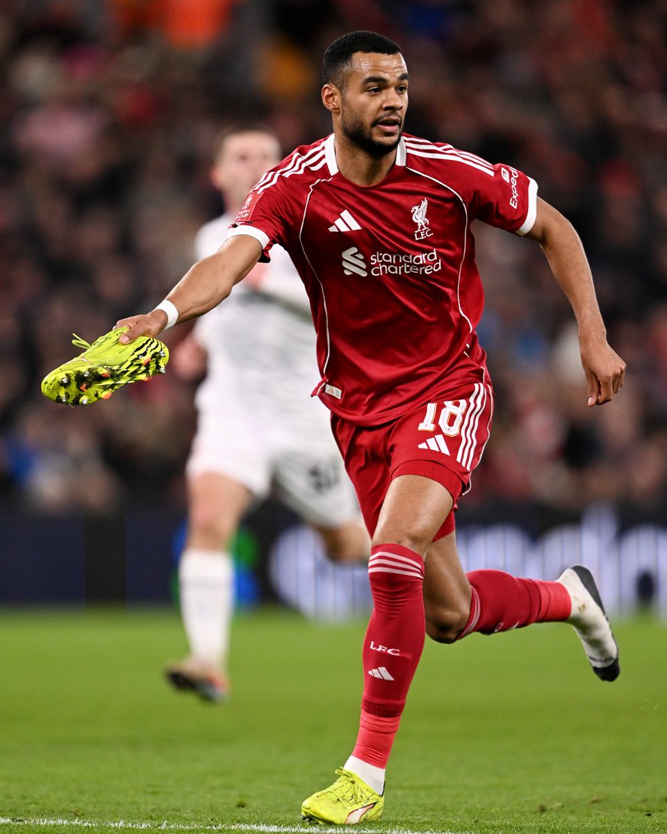 premierleague's tweet image. No boot, no problem 🥾😅

@LFC