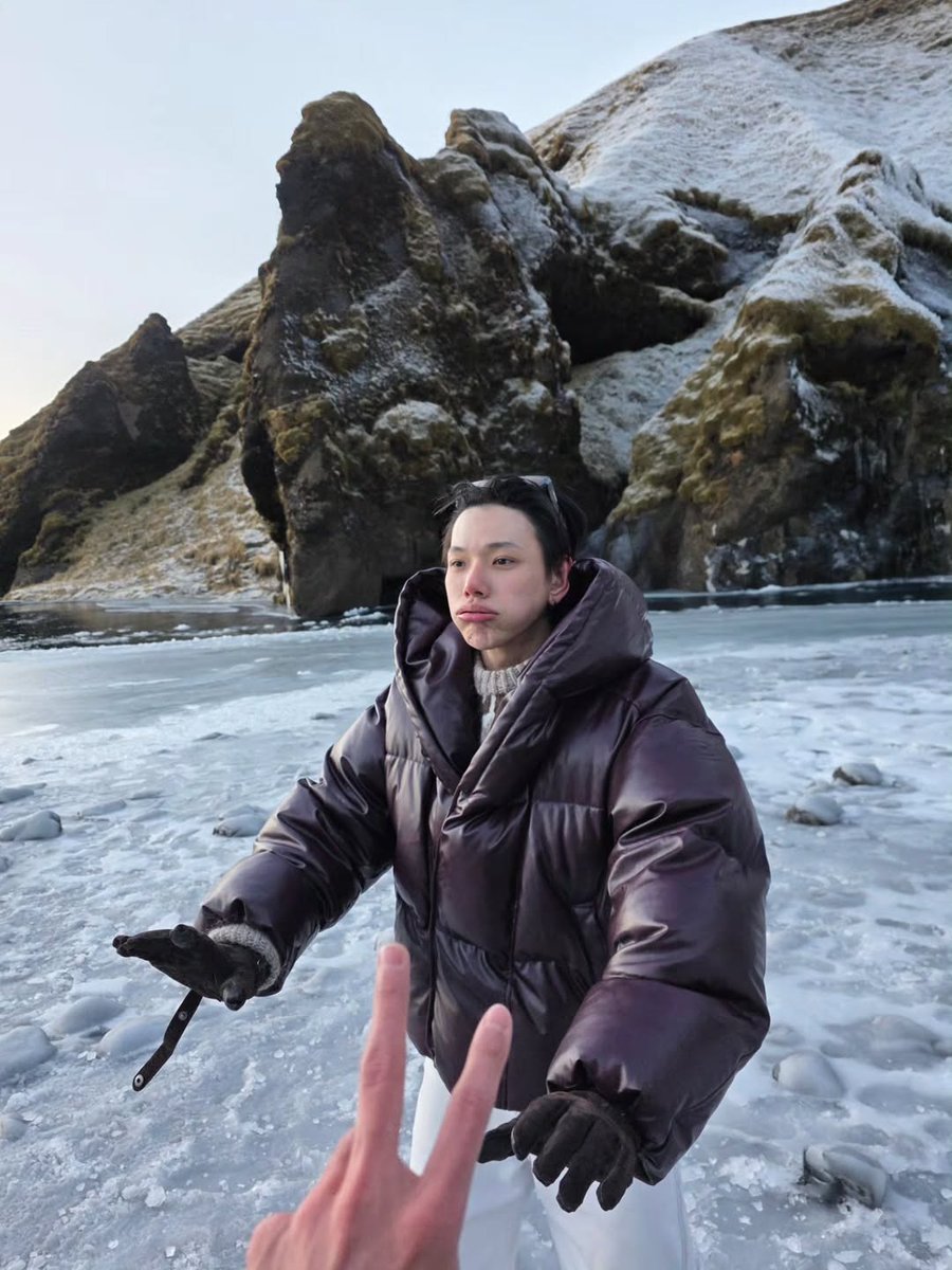 13012026 || IG Update : oueiija 🦖

(1/3)
💬 หนาว...

#ต้าห์อู๋ #DAOU #oueiija <a href="/oueiija/">ไดโนเสาร์ย้าก🦖</a>
#ต้าห์อู๋หอหีบการันต์ 
#ไดโน่ของต้าห์อู๋ 🐶