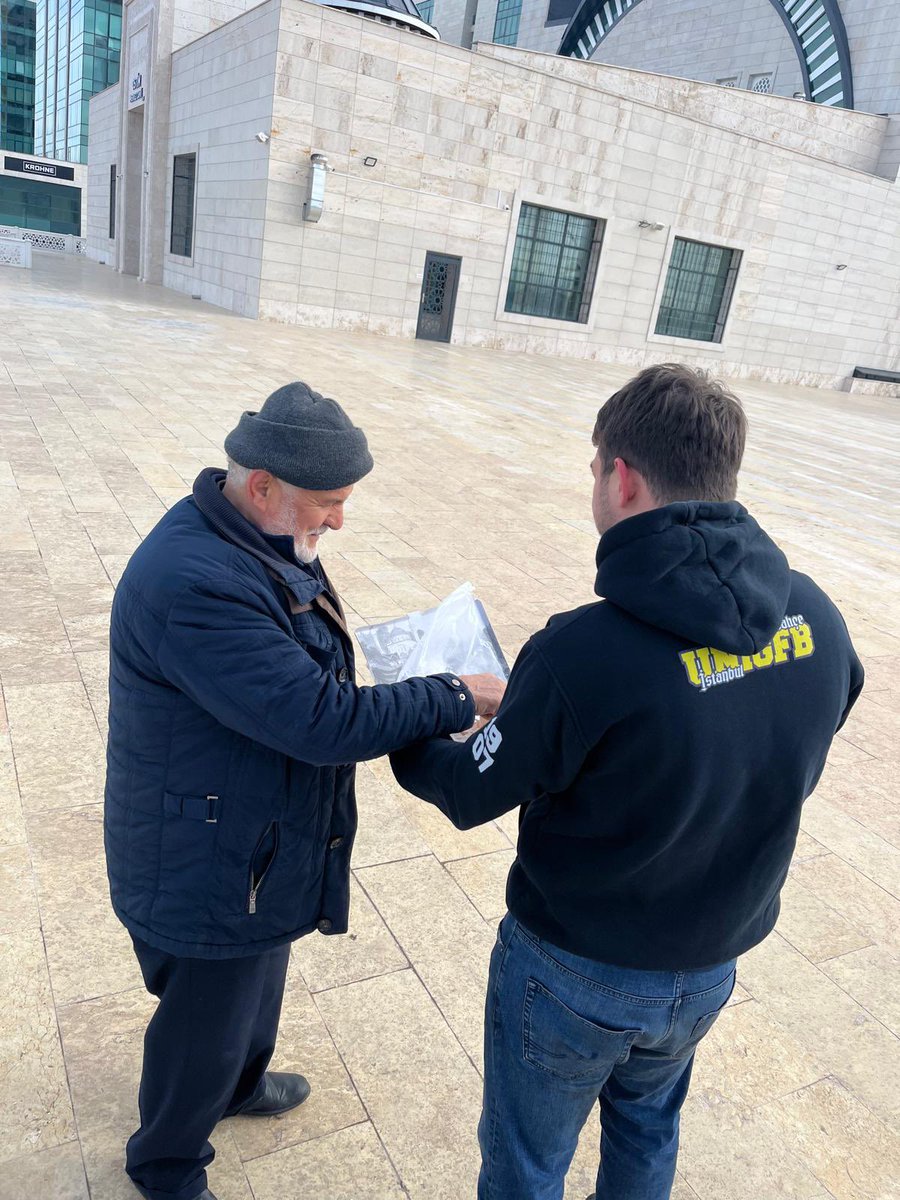 Ostimtechunigfb's tweet image. #SonsuzSadakatSefaReis

BİR GÜN GİTSEN BİLE HATIRAN YETER!

Rahmetli Ağabeyimiz SEFA KALYA hayrına öğle namazı vaktinde OSTİM Merkez Camii’nde lokum ikramında bulunduk.

#UNIGFB