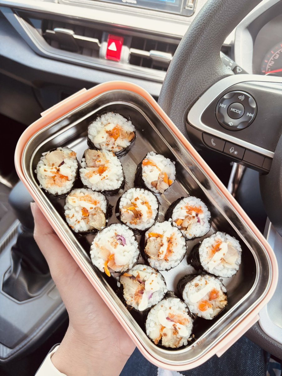 amaliaedy's tweet photo. Bekal mode mager pertama di 2026 😂 https://t.co/70JLaPqarM