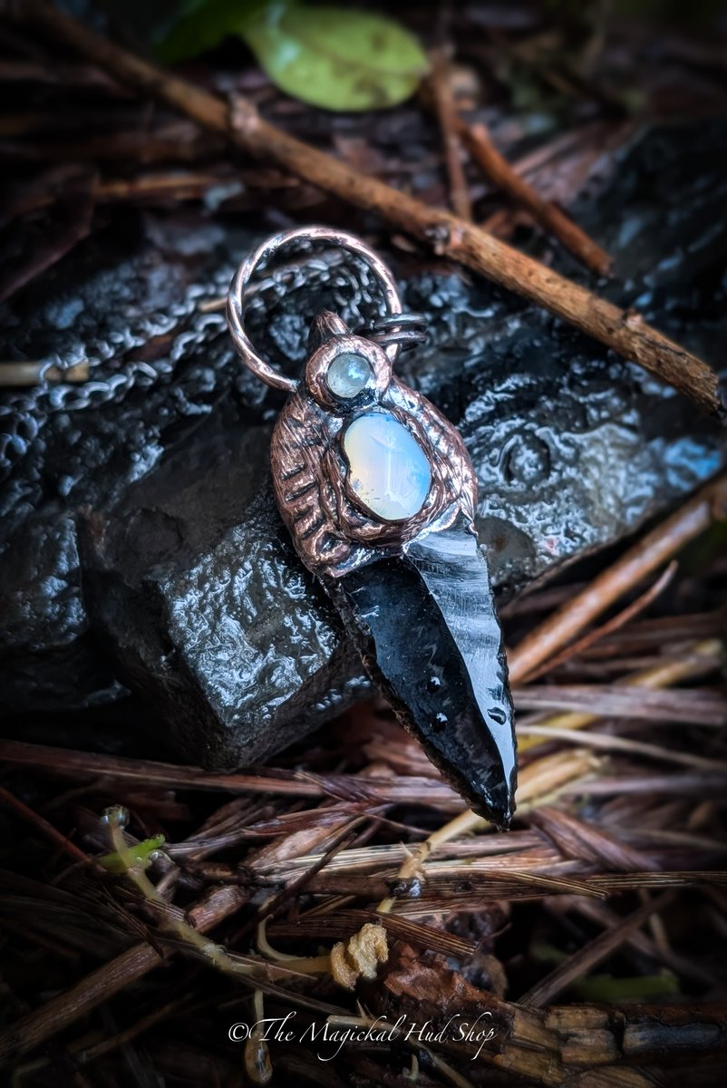 MagickalHudShop's tweet image. 🏹 THE PROTECTOR OF LIGHT 🏹

themagickalhudshop.co.uk/shop/THE-PROTE…

#ProtectorOfLight #ObsidianArrow #AngelAura #OpaliteJewelry #CopperElectroformed #SouthWalesArtisan #CrystalMagick #SpiritualProtection #WitchyVibes #HandmadeTalisman #OneOfAKind #PsychicShield #RootChakra #HighVibration