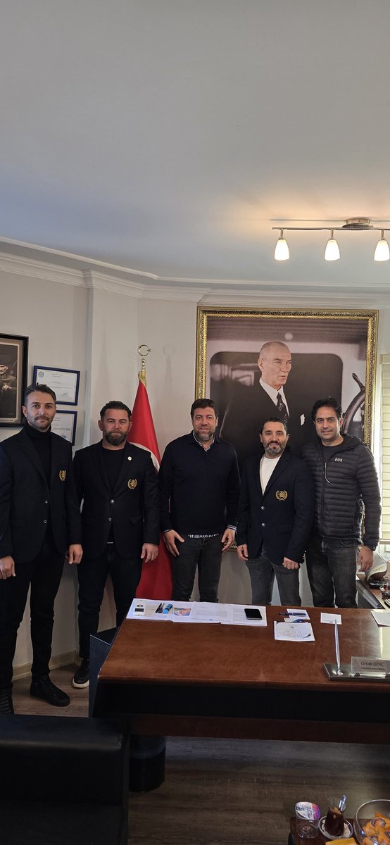 Türkiye Yat Kaptanları ve Çalışanları Derneği Yönetim  Üyeleri 
İbrahim Erhan DURHAN, 
Ulaş AVIN
Reşat YENİ, Bodrum Bölge Temsilcisi Erhan YENİ 
Bizi makamımızda ziyaret ettiler. Ziyaret sırasında Deniz Turizmi ve Deniz Ticareti hakkında görüşme sağlayarak ortak paydada neler