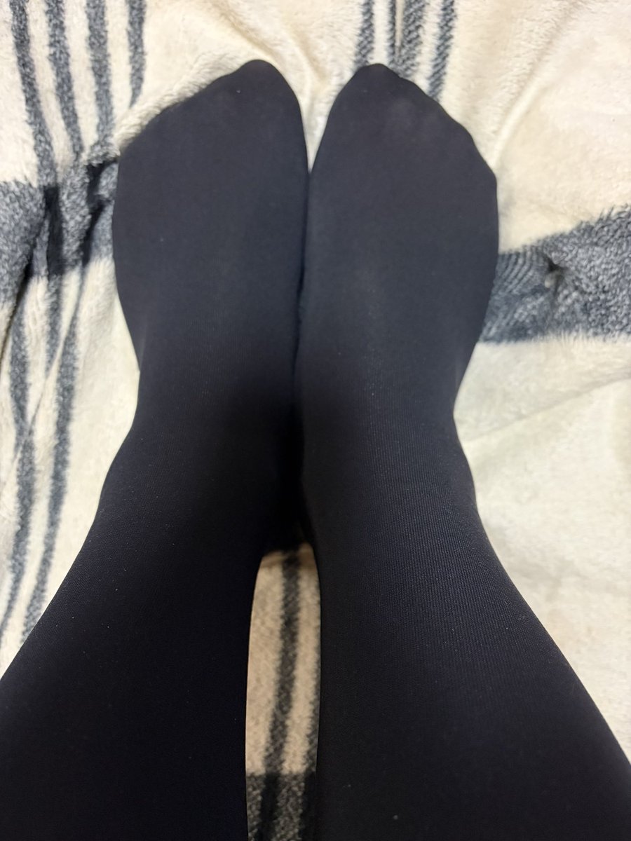 タイツのおかげで足下ポカポカです🎵
冷えは足元から腰に来やすいから大事