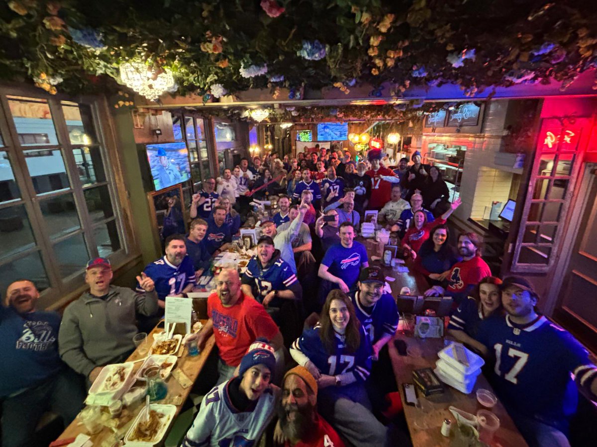 LDNBillsBackers's tweet photo. 🚨DIVISIONAL ROUND REGISTRATION IS OPEN🚨

But we are filling up very quickly. If you want to watch with us at the Belle, you NEED to register NOW! 

Go Bills! https://t.co/GcdsVv1PWA
