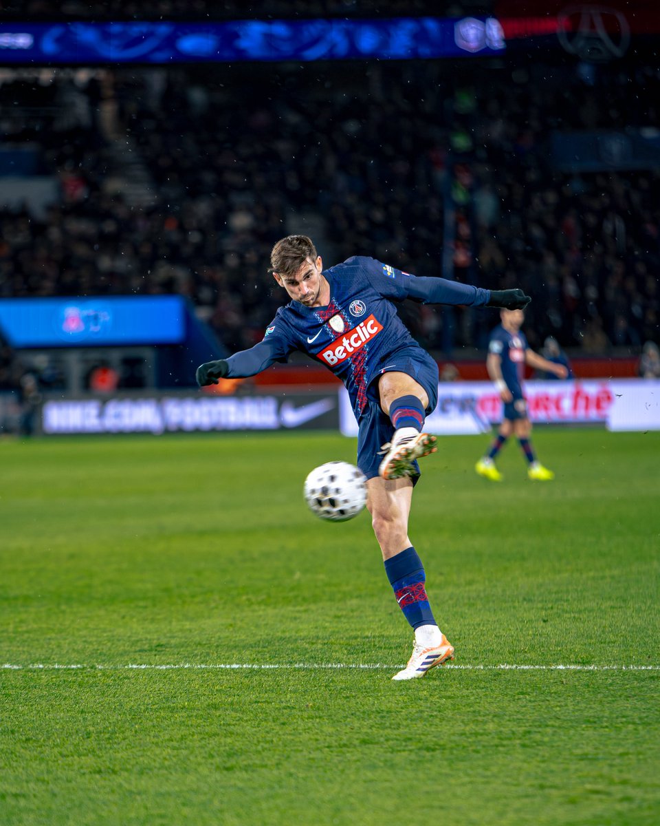 CanalSupporters's tweet image. 🚨 CONFIRMATION : L’accord de prolongation de Fabian Ruiz au PSG est dans sa phase finale ! 

Des derniers détails restent à régler pour l’extension de son contrat jusqu’en 2029 ✍️❤️💙

[@FabrizioRomano]