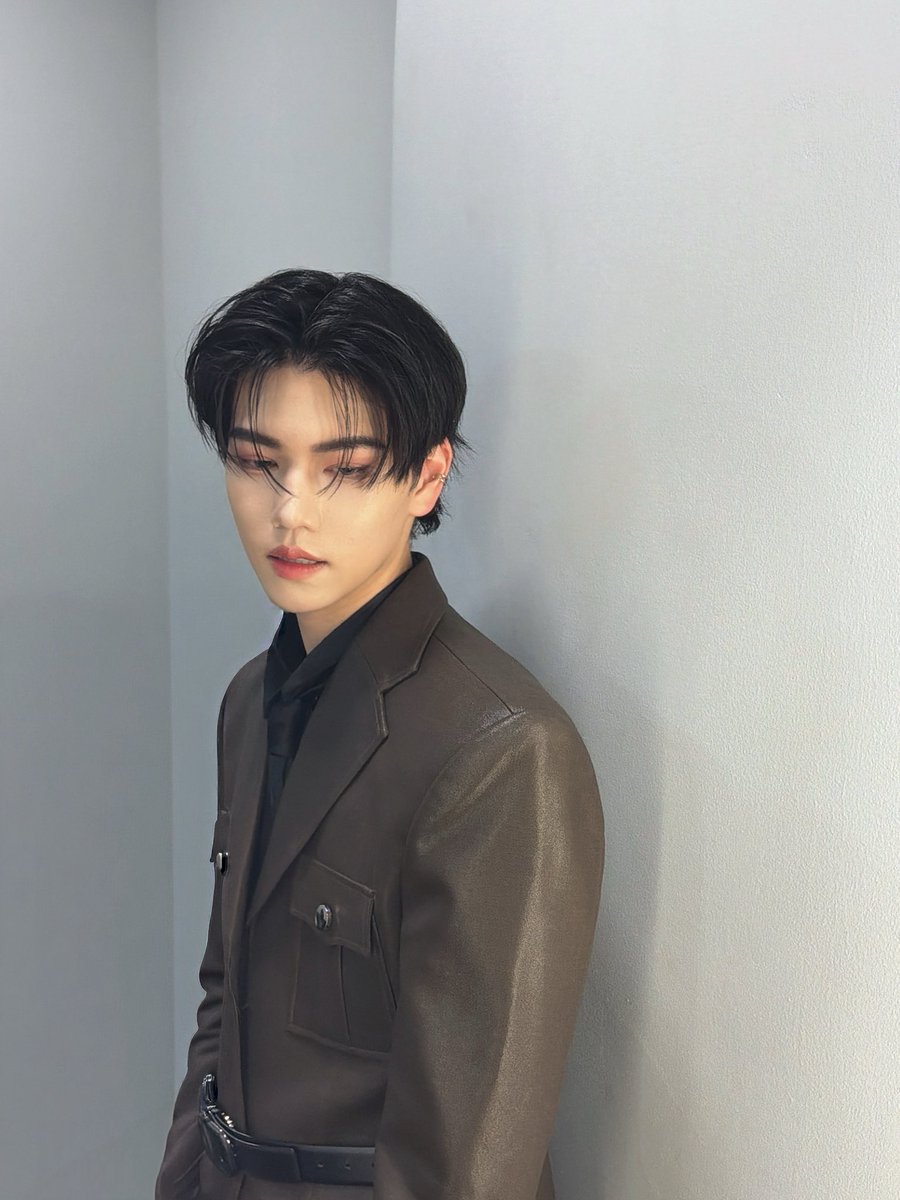 งานสนุกมากเลยคับบ ดีใจกับทุกคนที่ได้รางวัลด้วยนะค้าบ🎖️

#YUniverseAwards2025xDMD 
#Pete_nvich