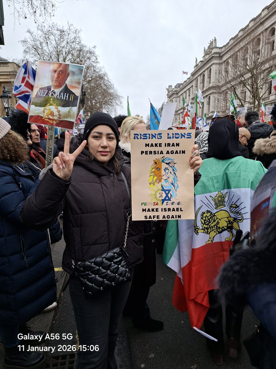 LairdOfTheManor's tweet image. Persians are not Arabs and Iran was not a Muslim country. They were conquered by Islam. They are in the midst of a revolution. 

Palestine is 100% Arab and Muslim. They welcome and embrace both. 

So if you support Palestine but refuse to support Persian independence then in…