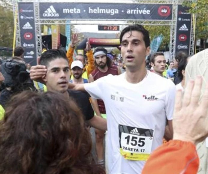 FonsiLoaiza's tweet image. Este es Álvaro Arbeloa, nuevo entrenador del Real Madrid, corriendo con el dorsal 155, un mes después de que la policía apalizara a los catalanes que votaron en el Referéndum del 1 de Octubre. Presumió de ello y después tuvo la cobardía de decir que fue fruto del azar.