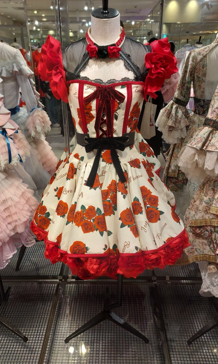 AKB48大衣装展 #渡辺麻友 11月のアンクレット🤗