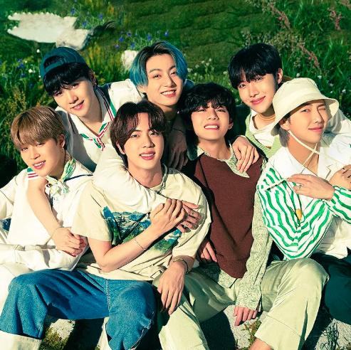 AboutMusicYT's tweet image. BTS will announce their world tour today.