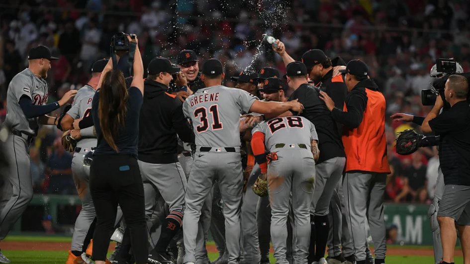 Despite a historic late-season collapse, the Detroit Tigers made the playoffs in 2025, showing promising growth and a bright future with their young roster!  eu.freep.com/story/sports/m…