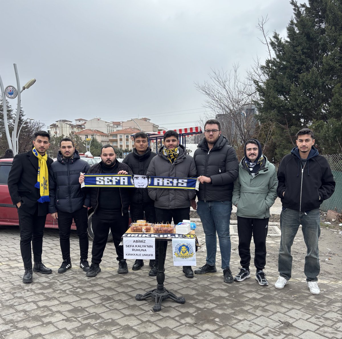 KirikkaleUNIGFB's tweet image. S’evenlerin K’albinde Sevilenler Ölümsüzdür ! 

Kırıkkale UNIGFB ailesi olarak rahmetli AĞABEYİMİZ SEFA REİS’İN ölüm yıldönümünde hayrına ikramlarda bulunduk. 

#SonsuzSadakatSefaReis
#kırıkkaleUNIGFB 
#UNIGFB