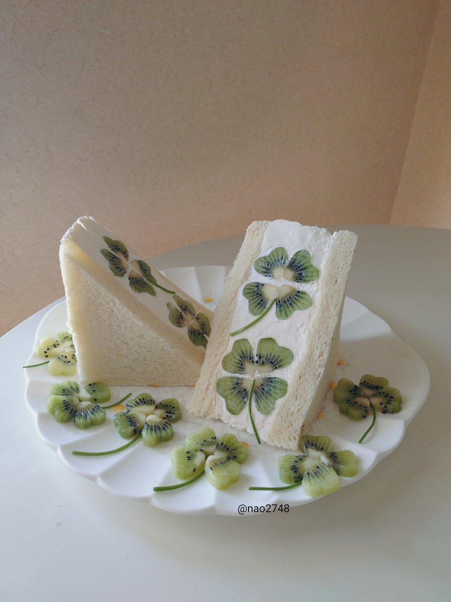KitchenMeow's tweet image. 四つ葉のクローバーみたいなサンドイッチを作りました！☘️☘️☘️　
#お菓子作り　
#パン作り　
#おうちごはん