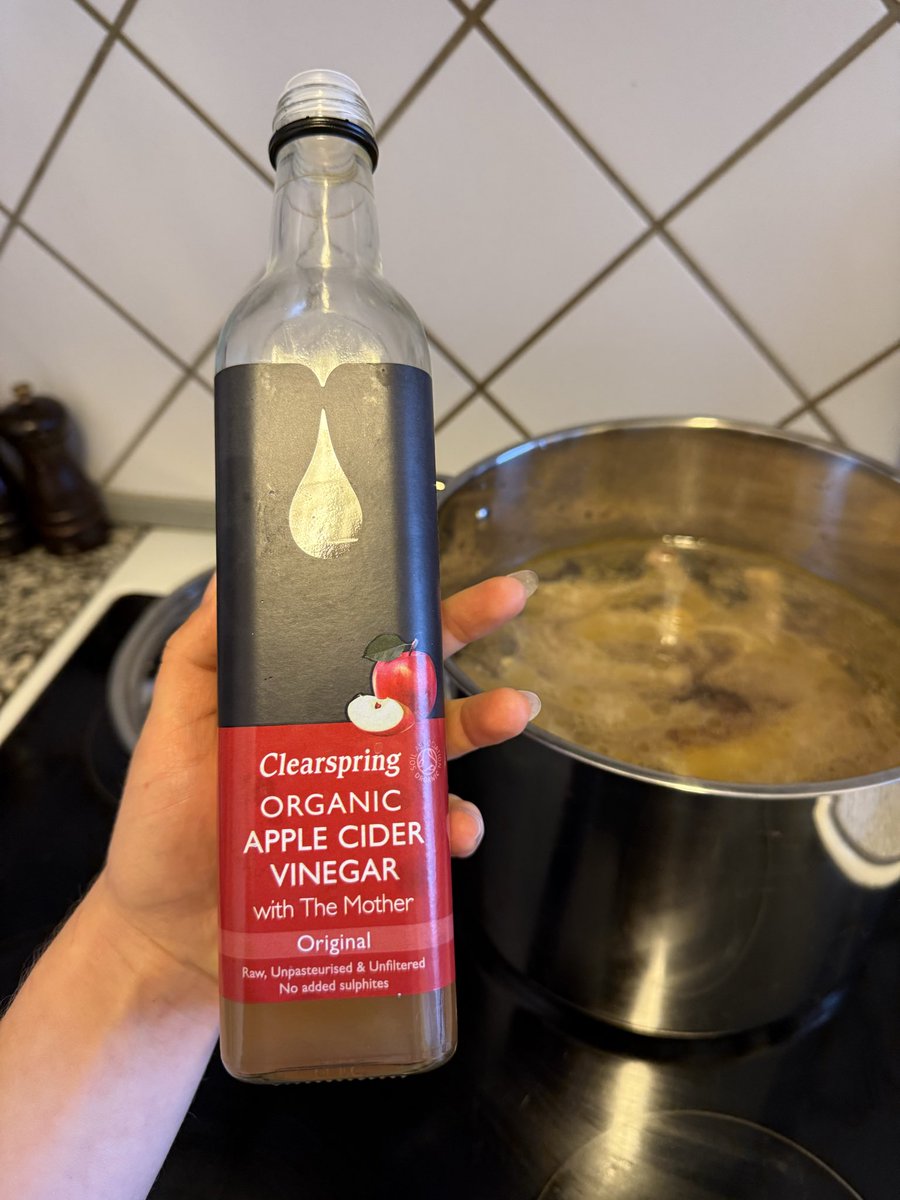 The weekly concoction for soups, sips and sauces. Splashes of ACV to help extract more minerals and gelatin from the bones