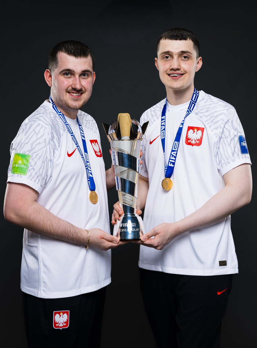 Łączy nas eFutbol tweet media