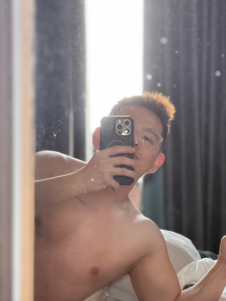 oneonefivefour's tweet image. No layout tricks
Just breaking the illusion that I’m “fit”