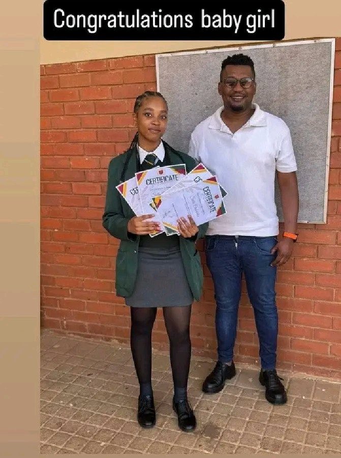 amandam4life's tweet image. Katlego Mphela’s daughter is making him a proud Dad🥹📚🥇