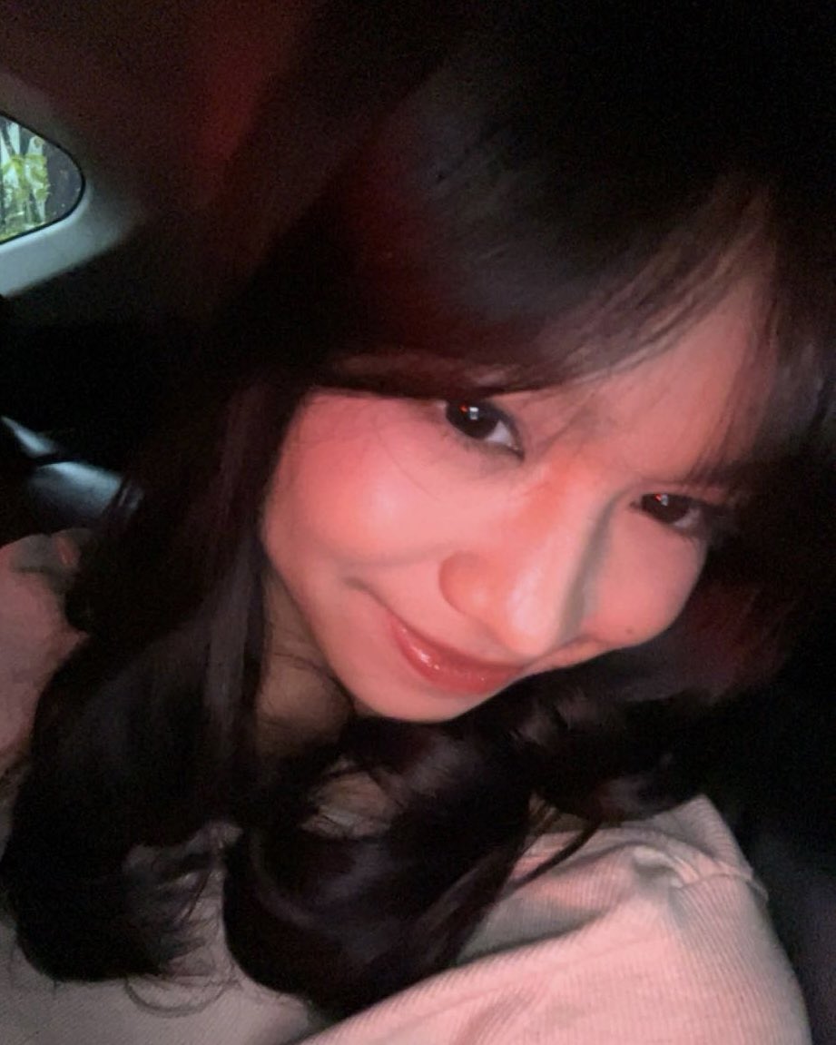 Nala_JKT48's tweet photo. lampu meraaahhhhh https://t.co/ay1K7cIKVI
