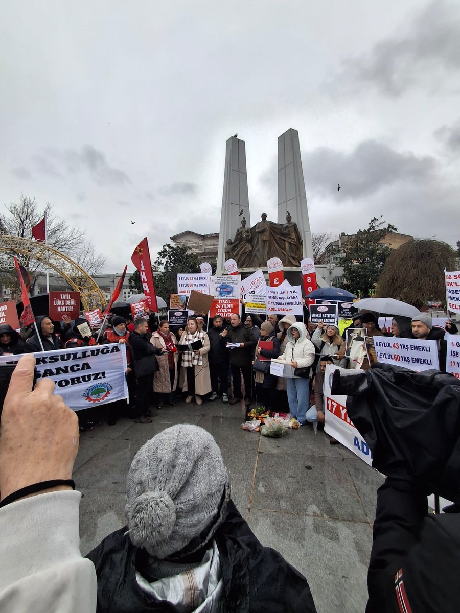 <a href="/EytEmeklilerFed/">EYT VE EMEKLİLER FEDERASYONU</a> <a href="/korkusuzgazete/">Korkusuz</a> <a href="/RTErdogan/">Recep Tayyip Erdoğan</a> <a href="/isikhanvedat/">Prof. Dr. Vedat Işıkhan</a> <a href="/RTErdogan/">Recep Tayyip Erdoğan</a> <a href="/dbdevletbahceli/">Devlet Bahçeli</a> <a href="/isikhanvedat/">Prof. Dr. Vedat Işıkhan</a> <a href="/B_Palandoken/">Bendevi Palandöken</a> <a href="/ErsinBayav/">Ersin BAYAV</a> <a href="/melih_meric/">Melih Meriç</a> <a href="/FilizKKonca/">🧭 Filiz KOÇ KONCA</a> <a href="/TBMMresmi/">TBMM</a> <a href="/eczserkansari/">Serkan Sarı 🇹🇷</a> <a href="/sgksosyalmedya/">SGK</a> <a href="/herkesicinCHP/">CHP 🇹🇷</a> <a href="/fethigurer/">Ömer Fethi Gürer</a> <a href="/eczozgurozel/">Özgür Özel</a> <a href="/dileketesgk/">Dilek ETE</a> 
#BağkurTescilZulmüBitsin
#BağkurTescilMağdurları