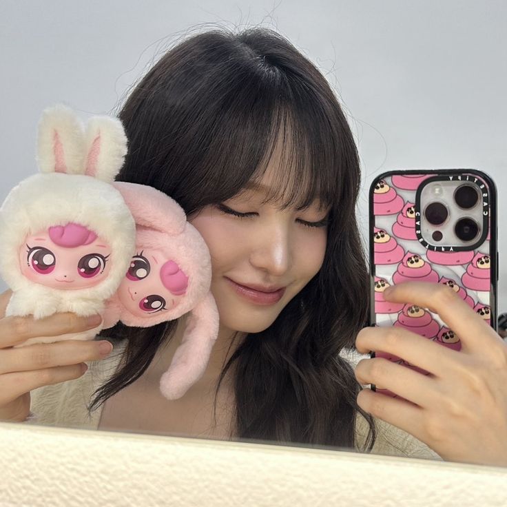 debilletdoux's tweet image. ㅤ
ㅤ
⏜⏜୨꯭✦꯭୧⏜⏜
♡゙   #DAILLYVE    ♡゙
﹌﹌﹌﹌﹌﹌﹌﹌﹌

#𝐋𝐢𝐯𝐞𝐖𝐢𝐭𝐡_𝐆𝐢𝐚𝐧𝐢 💬
〖🐈‍⬛〗 ⁞  Secinta itu, nggak mau lepas rasanya dari dua bulu halus ini. Enaknya dikasih nama siapa, ya? 
ㅤ
ㅤ