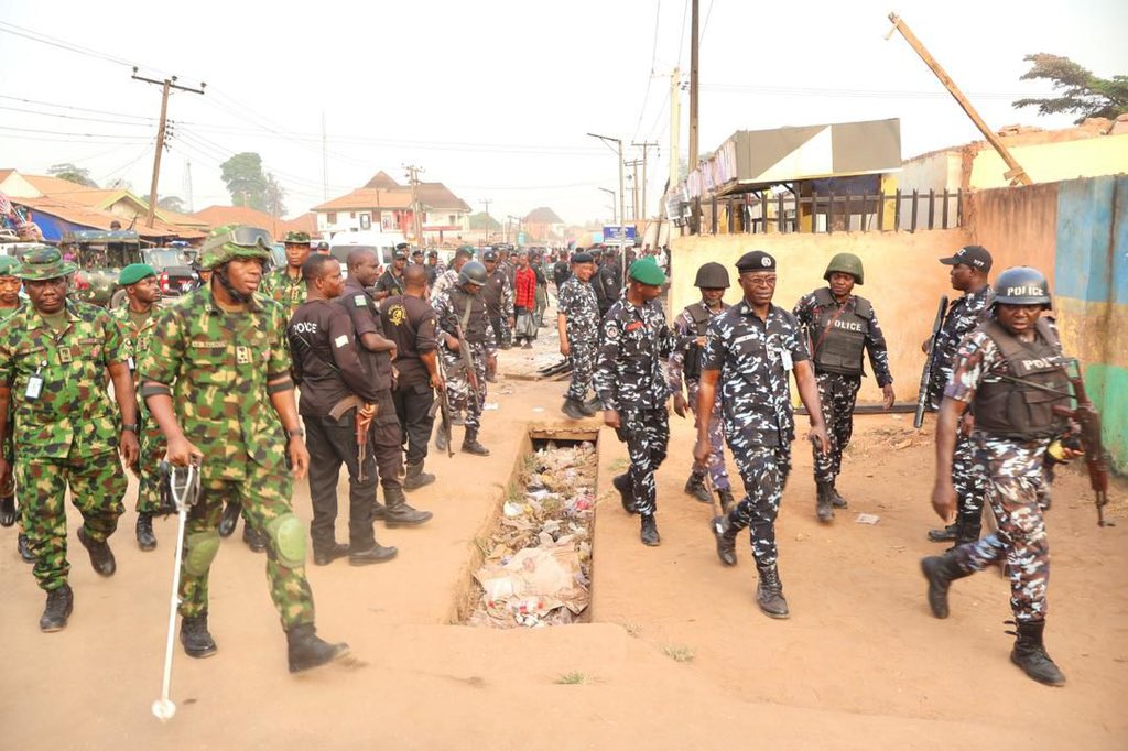 BenHundeyin's tweet image. EKPOMA PROTEST: HEAVY SECURITY DEPLOYED TO CURB CRIMINALITY; 52 SUSPECTS ARRESTED, CLEARS MISINFORMATION ON SOCIAL MEDIA

The Edo State Police Command wishes to provide update on the Ekpoma protest and ongoing security operations in the area. 

The Commissioner of Police CP…