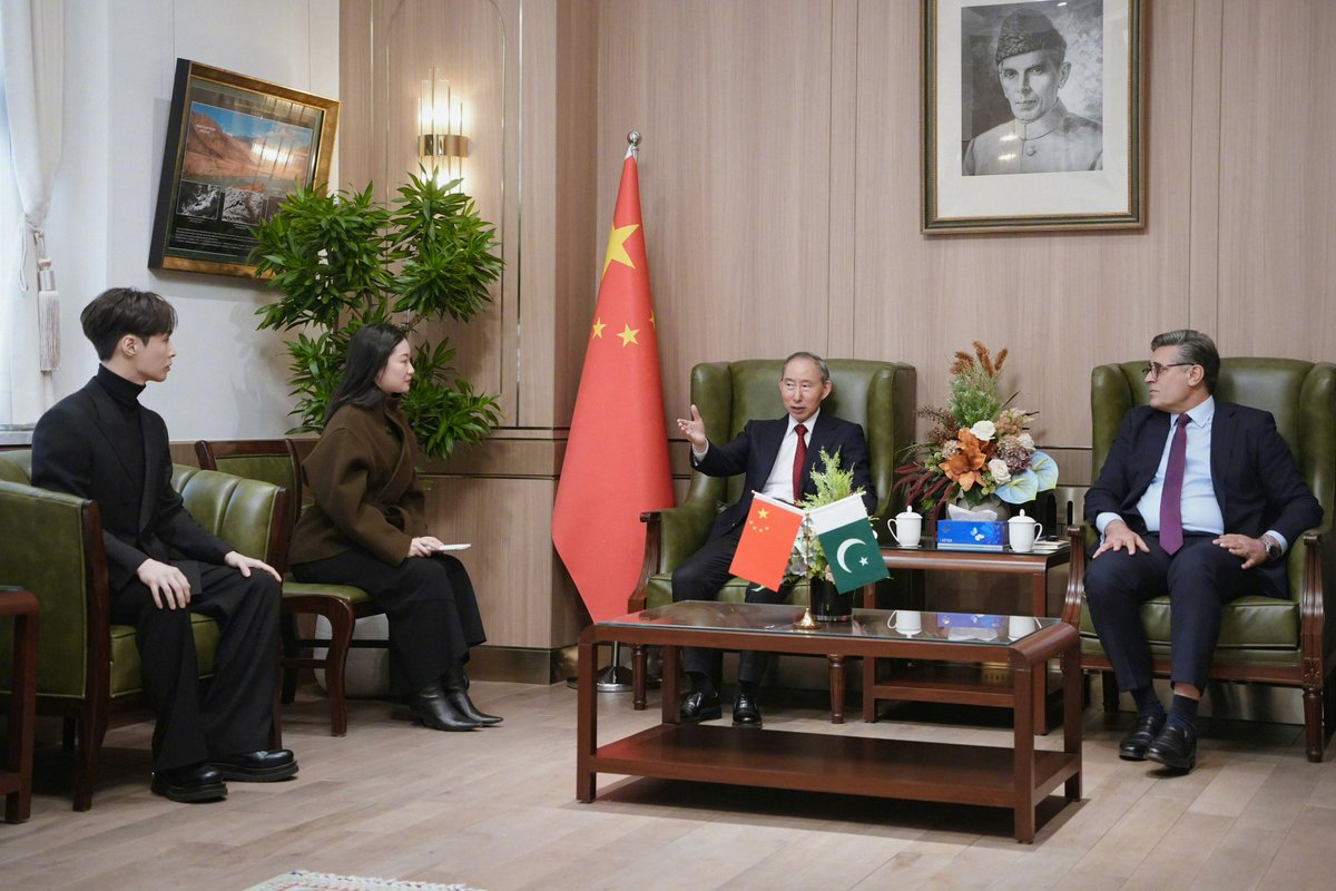 LAY weibo

山海虽远，心意相通。
使命在肩，无畏前行！