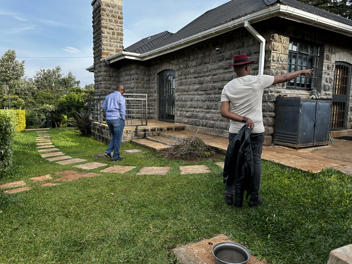 dnahinga's tweet image. "The architect who combines in his being the powers of vision, of imagination, of intellect, of sympathy with human need and the power to interpret them in a language vernacular and timeless is the true architect." - Frank Lloyd Wright

This means understanding local materials…