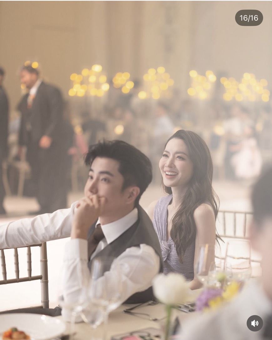 lovetopuek's tweet image. ชอบที่นนกุลเขียนว่า รอยยิ้มของพี่สาวเค้าที่ได้จากพี่เขย คนในครอบครัวก็ไม่สามารถทำให้พี่สาวยิ้มได้แบบนี้ ....รูปสุดท้ายที่นนลงรอยยิ้มของพี่แอฟก็สดใส ยิ้มกว้างมากขึ้น ตั้งแต่มีนนเหมือนกัน