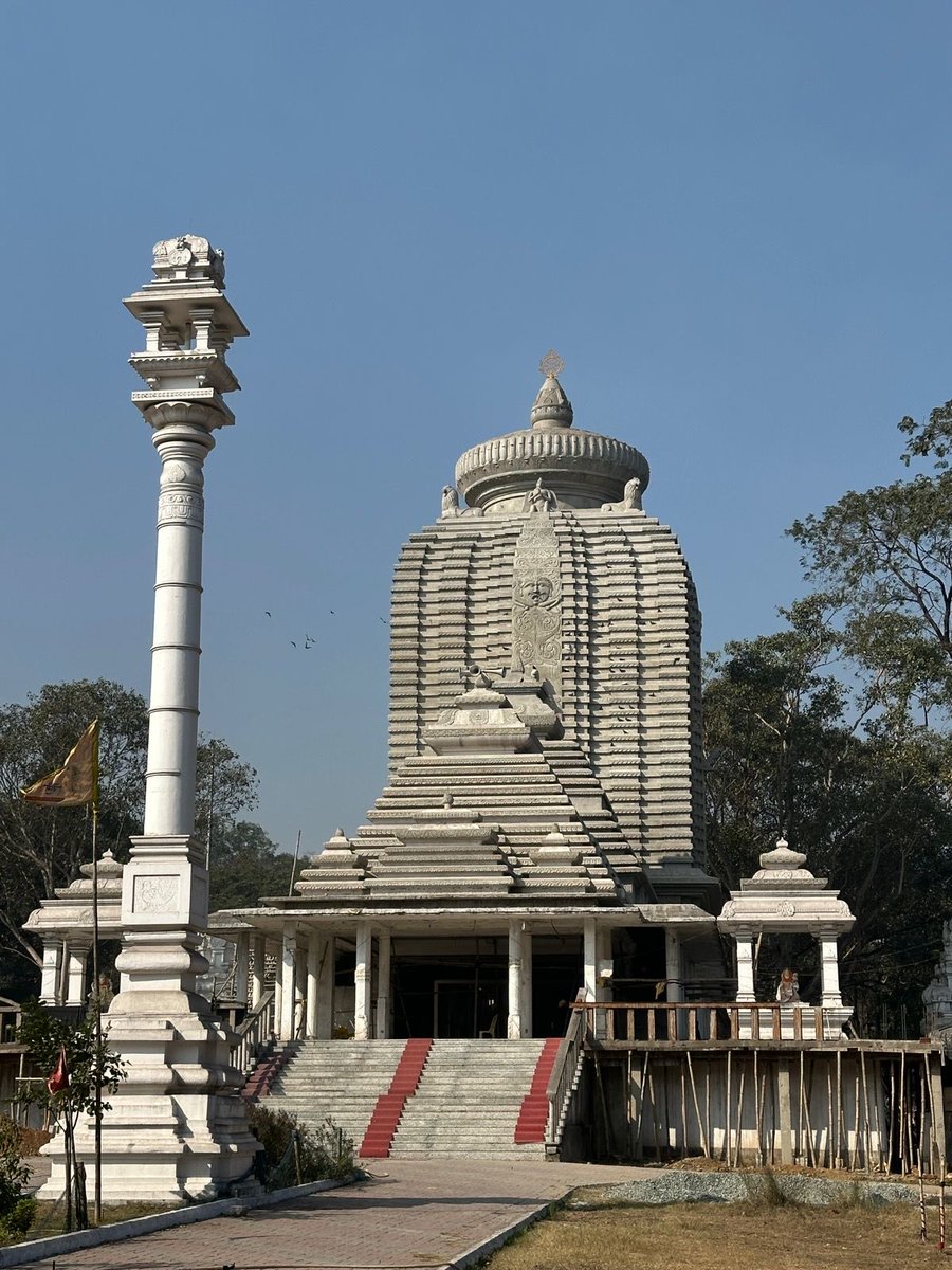 कभी अभिशप्त घोषित केबुल टाऊन,जमशेदपुर का बिड़ला मंदिर का श्रीलक्ष्मीनारायण मंदिर के रूप में जीर्णोद्धार की झलक.यह मंदिर अब आस्था एवं विश्वास के जाग्रत अध्यात्मिक स्थल में परिवर्तित हो गया है.नतीजतन मंदिर पुनर्निर्माण में प्रगति के साथ केबुल कंपनी भी पुनर्जीवित होने की कगार पर है.