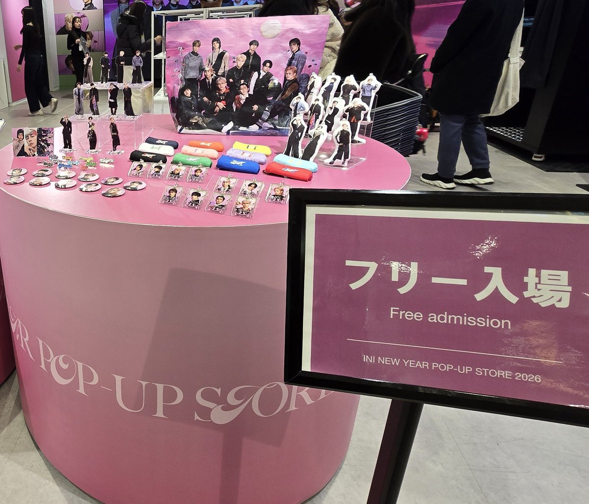 INI NEW YEAR POPUP STORE2026 渋谷109は、19時に行ったらフリー入場に
