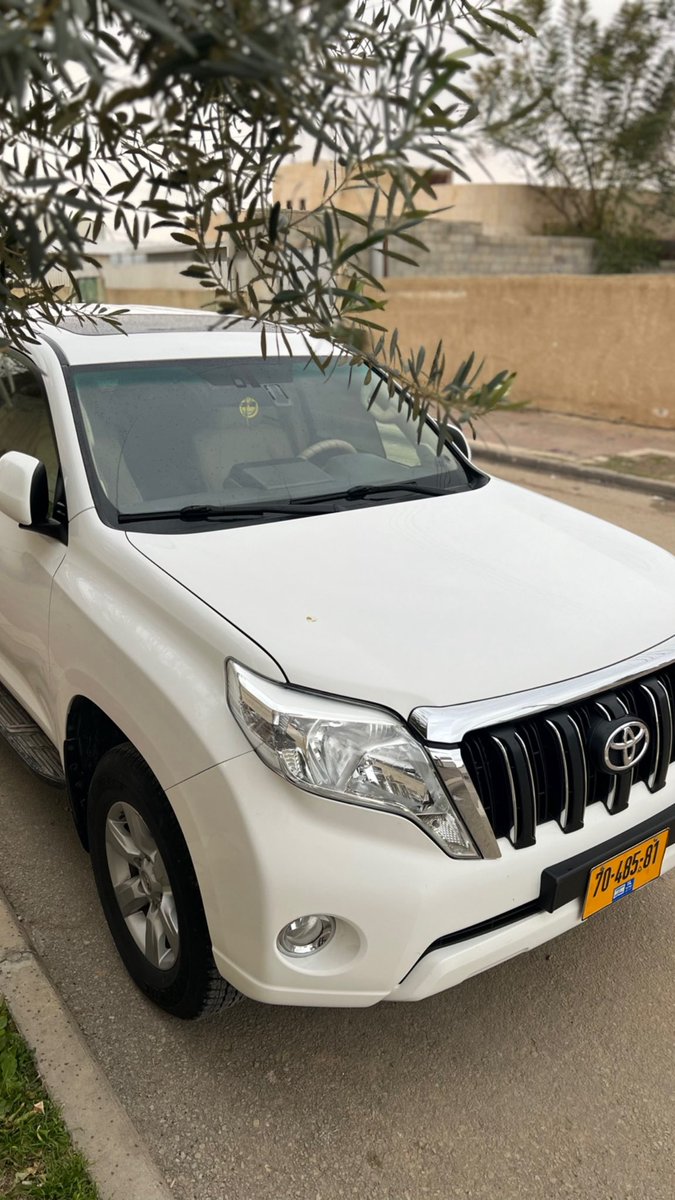 غريب الأنسان:
يحبك بالكلام ويقهرك بأفعالة !