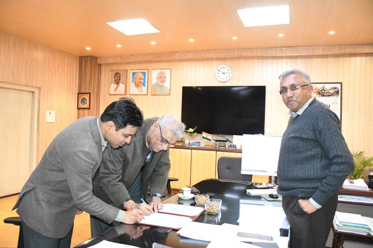 DRM LUCKNOW NER tweet media
