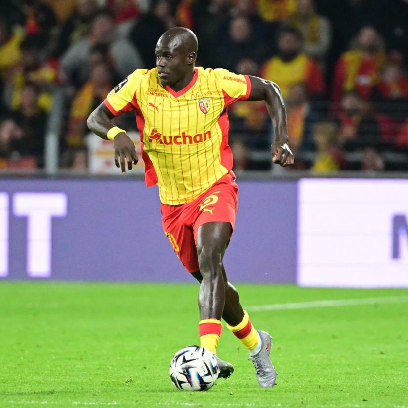 poulouOO13's tweet image. L'OM s'est positionné sur la piste Malang Sarr. Suite aux départs plus que probable de Leo Balerdi, d'Egan Riley et la situation Pavard incertaine, le club olympien s'active pour reconstruire une defense  autour d'Aguerd. Cresswell en est une aussi mais concurrence rude #TeamOM